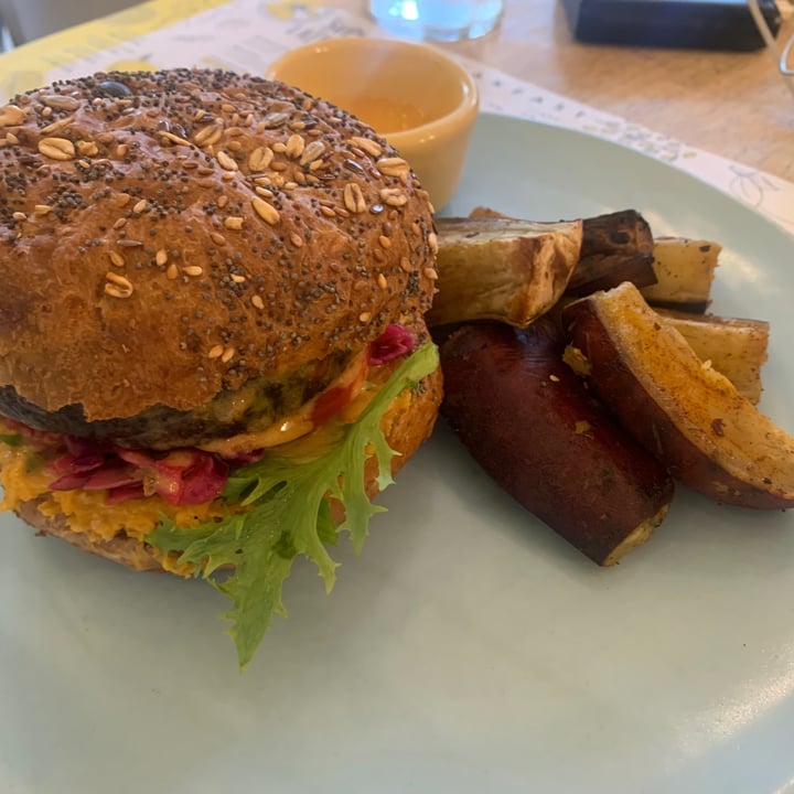 photo of Lexi's Healthy Eatery Charcoal Burger shared by @kimmartin on  27 May 2021 - review