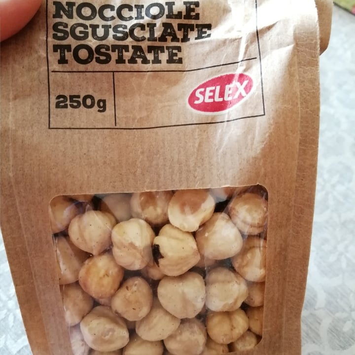 photo of Selex Nocciole sgusciate tostate shared by @silvimari97 on  14 Apr 2022 - review