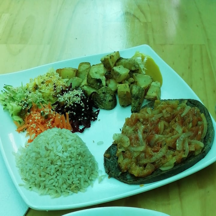 review photo of Natural Veg Bistec Encebollado shared by @valeapolinar on 20 Dec 2021 - review