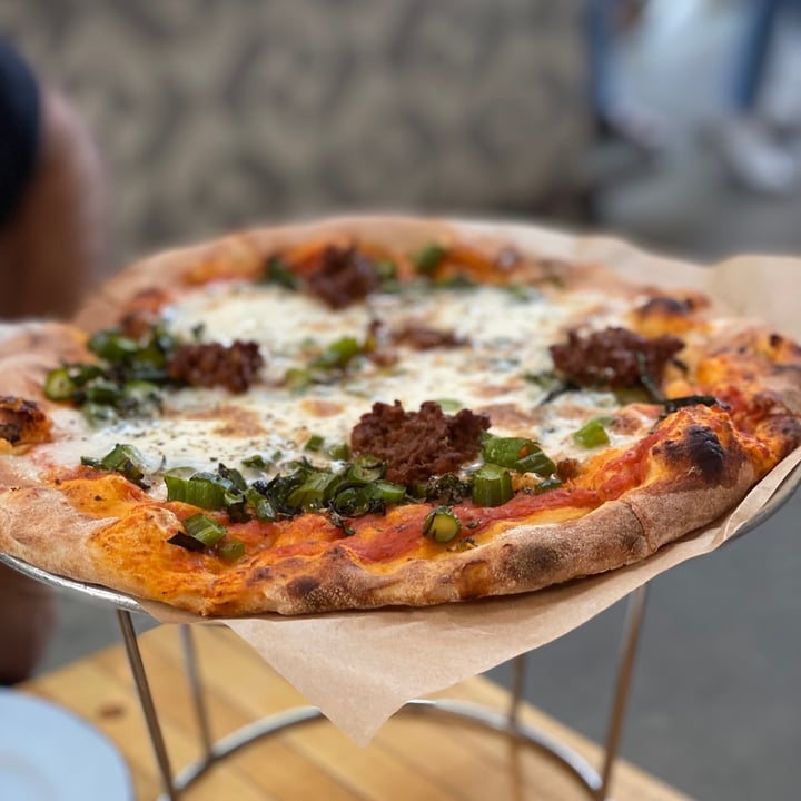 photo of The Butcher's Daughter Spicy Italian Pizza shared by @heyveggy on  08 May 2022 - review
