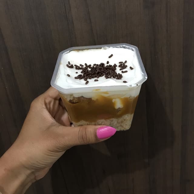 Photo of the dish “Bolo de Pote Doce de Leite com Chantilly”
