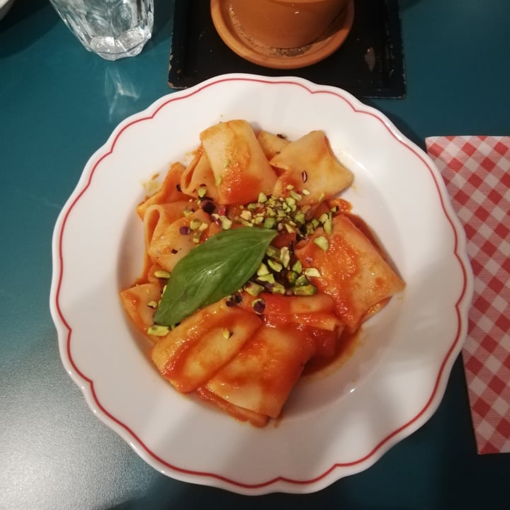 photo of Miscusi (Colonne) Pasta al pomodoro con granella di pistacchi shared by @teadante on  14 Dec 2021 - review