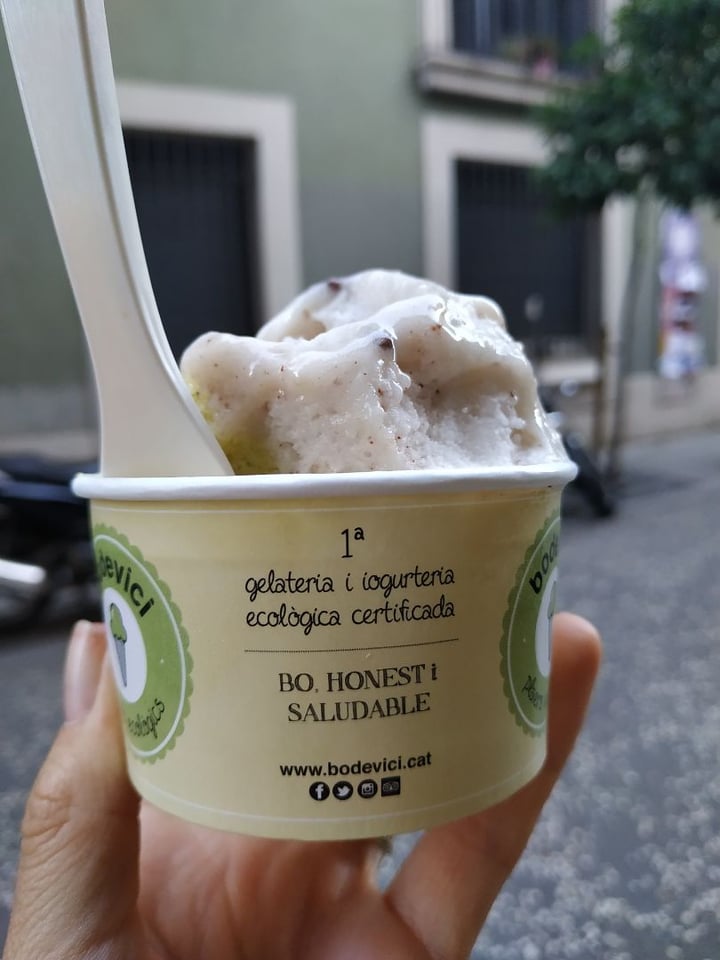 photo of Bodevici - gelats i iogurts ecològics Helado de platano shared by @youeatveggie on  26 Mar 2020 - review