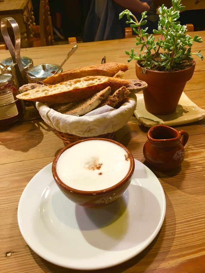 photo of Le Pain Quotidien Chocolate con Leche de Almendras shared by @rominanotero on  23 Aug 2019 - review