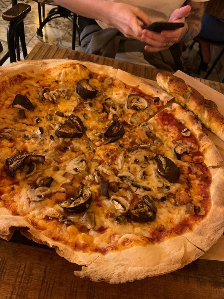 review photo of פיצה עגבניה אילת Vegan Pizza shared by @nicowhoso on 17 Mar 2020 - review