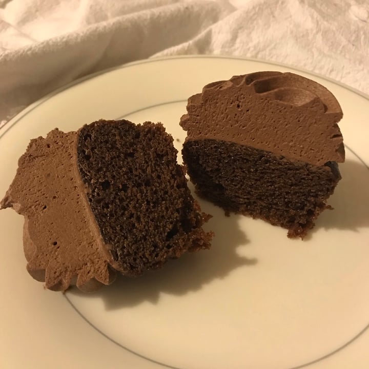 photo of OGGS Chocolate Fudge Cupcakes shared by @veganfoodlover on  04 Jul 2020 - review