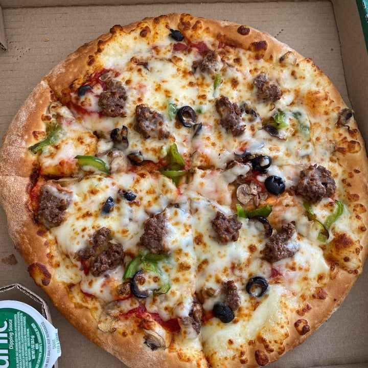 photo of Papa John's Pizza Pizza Vegan Royal shared by @gnfrnco on  24 Nov 2022 - review