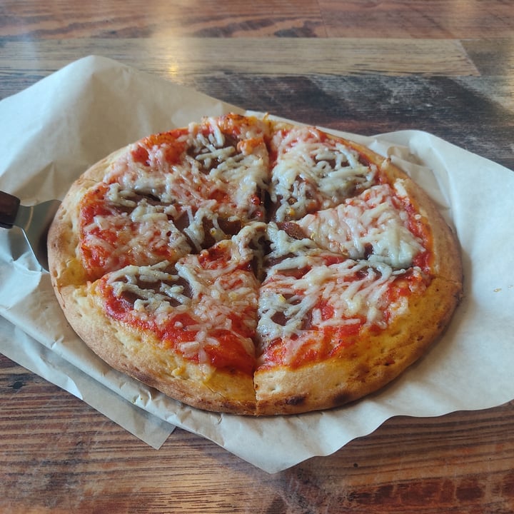 review photo of Vegan Pizza Pepperoni pizza shared by @morganvegan13 on 14 Jun 2022 - review