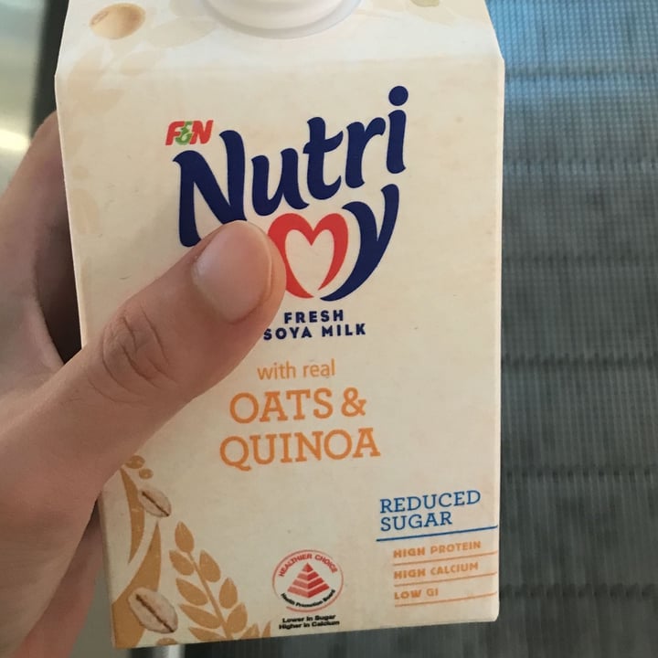 review photo of F&N Nutrisoy Fresh Soya Milk with real Oats & Quinoa shared by @puppysbff on 27 Aug 2022 - review