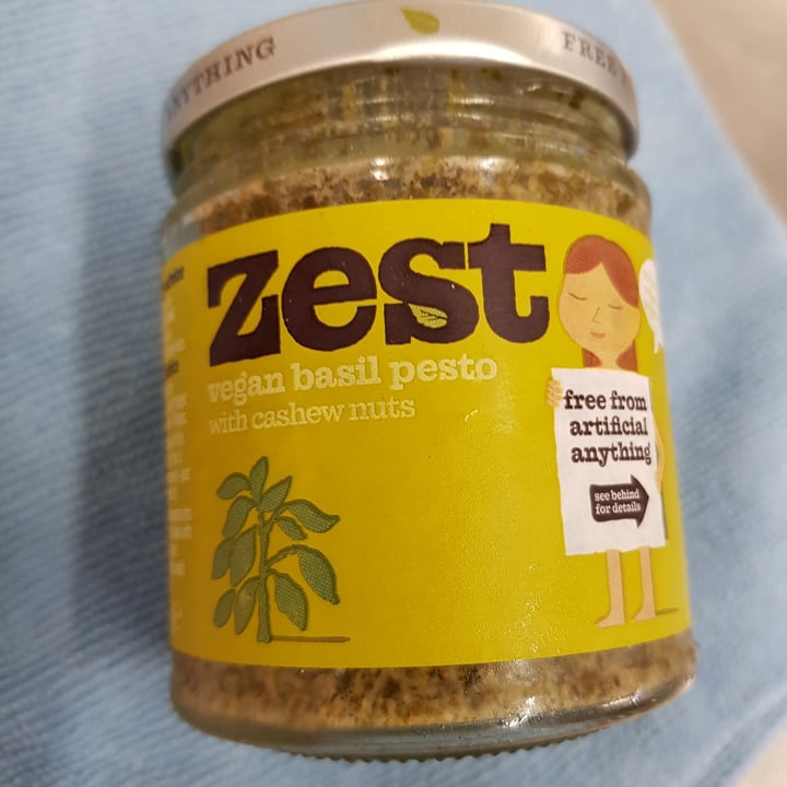 review photo of Zest Vegan basil pesto with cashew nuts shared by @suzisnafu on 17 Jan 2022 - review