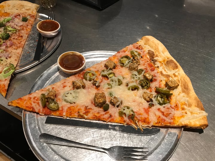 photo of Lazy Moon Pizza shared by @xtineexplores on  30 Nov 2019 - review