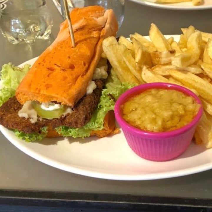 review photo of Loving Hut Lomito Rebozado shared by @irinaesposito on 04 May 2020 - review