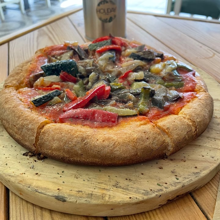 photo of Holiday Oviedo Pizza Ratatuille shared by @dvillacortes on  14 Jun 2021 - review