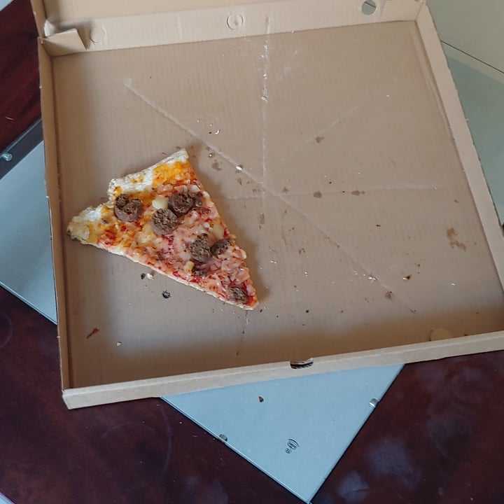 review photo of NY Slice Pizza Sea Point Vegan pizza shared by @chado on 09 Nov 2021 - review