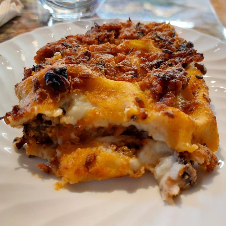 photo of Fonderia Gastro Bistrot Lasagna al ragù di legumi shared by @elbeagle84 on  17 Jun 2022 - review