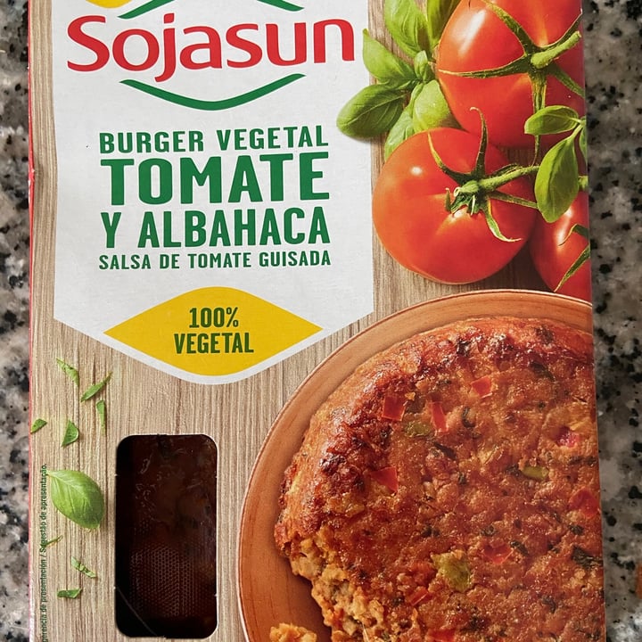 photo of Sojasun Burger vegetale Tomate Y Albahaca shared by @francescbox on  28 Nov 2020 - review