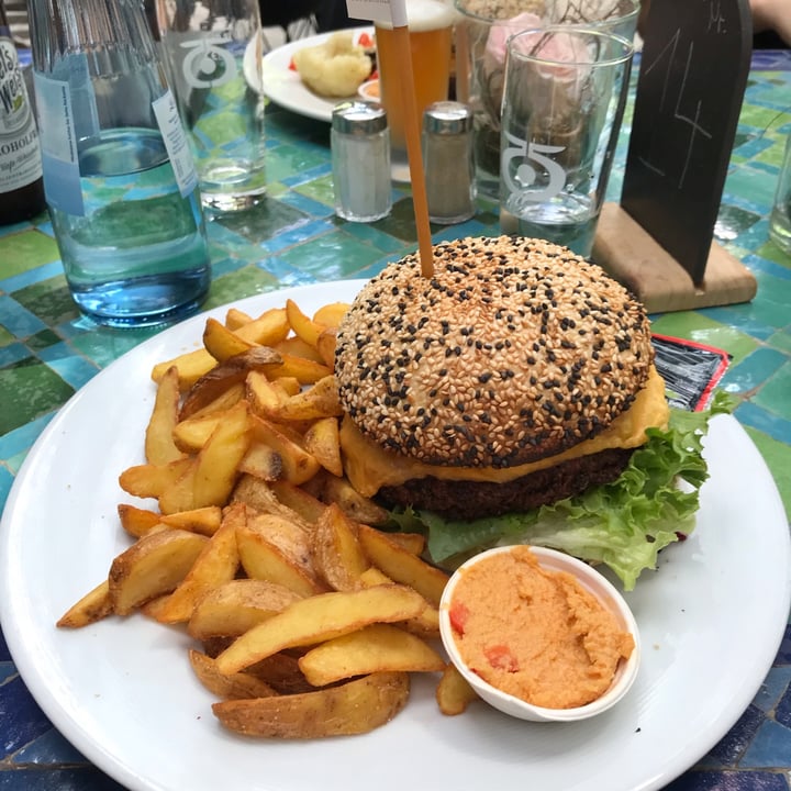photo of Fünfschilling Burger And Fries shared by @arenavegan on  06 Jun 2022 - review