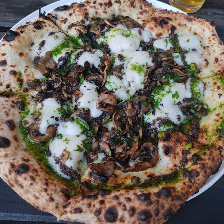 photo of Parco Romano Biodistretto Castelli Romani pizza boscaiola shared by @lauranguis on  03 Aug 2022 - review