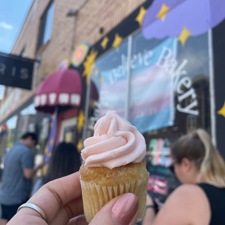 photo of Make Believe Bakery Gluten Free Mini Cupcake Rosewater Flavor shared by @vivalaviolet on  28 Jul 2022 - review