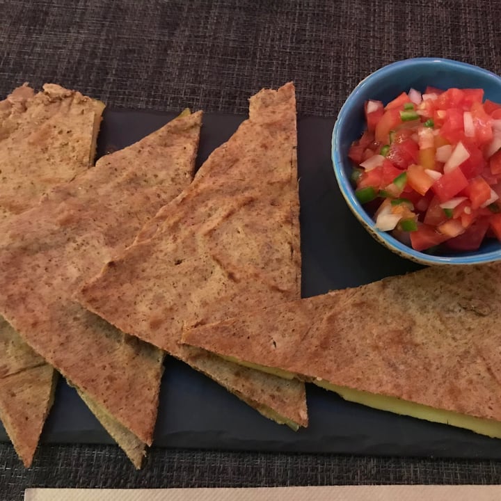photo of Restaurante verdeando vegano y eco Quesadillas shared by @mareeavegfit on  27 Aug 2021 - review