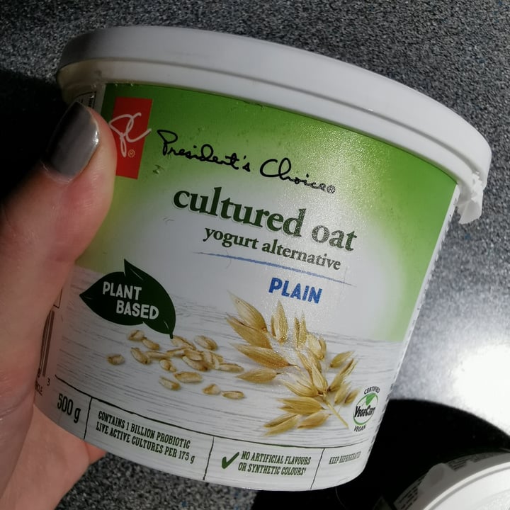 photo of President's Choice Cultured oat yogurt alrernative shared by @virginieparenteau on  23 Oct 2021 - review