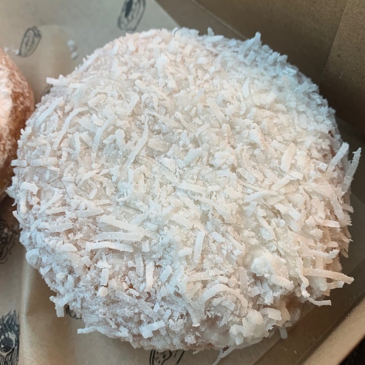 photo of Donut Monster Coconut Cream Filled shared by @ironicallyhamm on  13 Mar 2021 - review