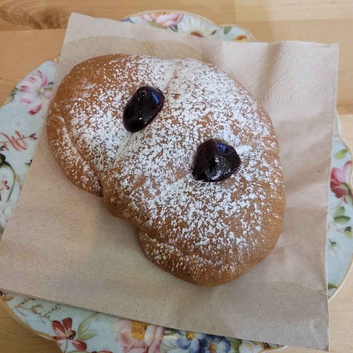 photo of Gaia Bistrot Naturale Cornetto Vegano Con Confettura Ai Frutti Di Bosco shared by @vanessaberti on  05 Dec 2021 - review