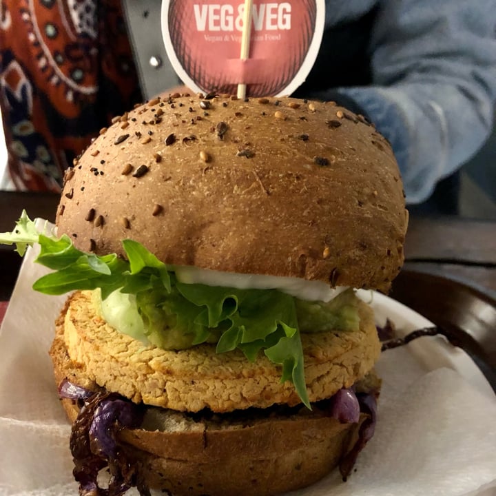 photo of Veg & Veg Hamburger veg shared by @luana92 on  10 Oct 2021 - review
