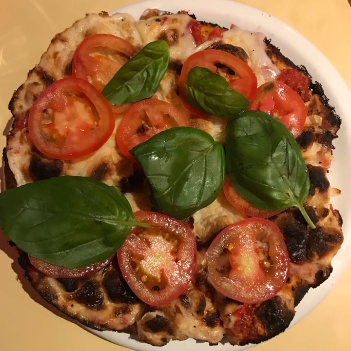 photo of Pizzería Güerrin Pizza Margarita vegana shared by @hipernova on  05 Dec 2021 - review