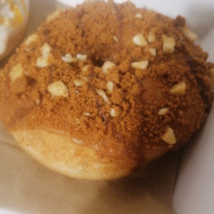 photo of VegAmazing Doughnuts Dulce de leche y plátano shared by @ngn28 on  21 Oct 2021 - review