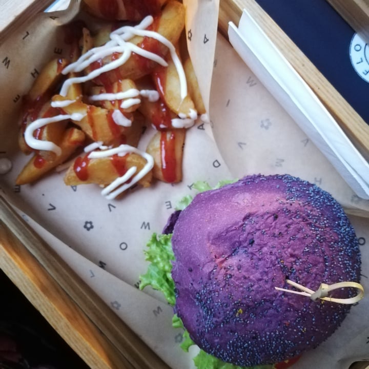 photo of Flower Burger Cheesy Cecio shared by @auroragiovannetti on  16 May 2022 - review