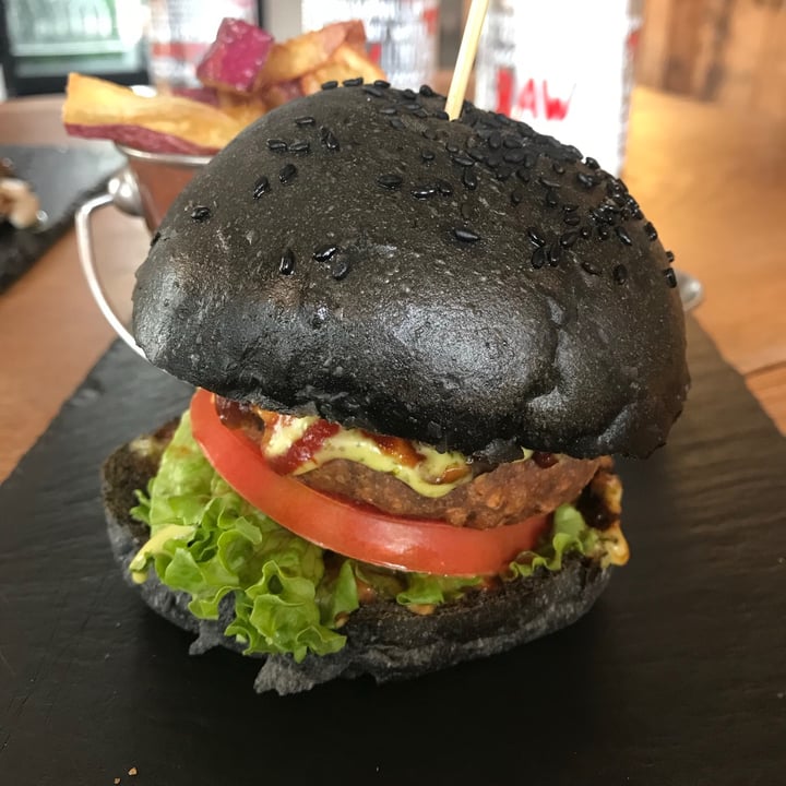 photo of Scheckter's RAW Gourmet The Raw Burger shared by @mothercitymatt on  11 Aug 2020 - review