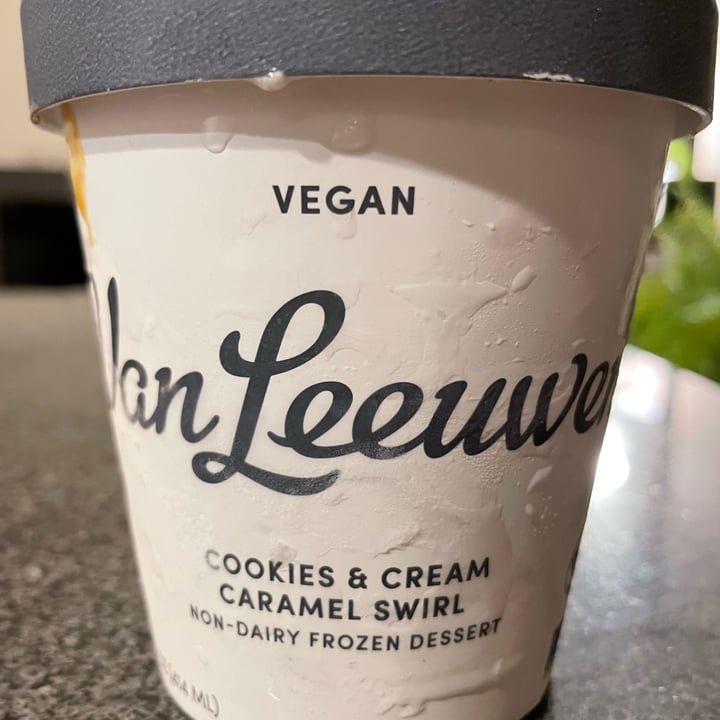 photo of Van Leeuwen Ice Cream Cookies And Cream Caramel Swirl Non-Dairy Frozen Dessert shared by @thenerdcave on  28 Aug 2022 - review