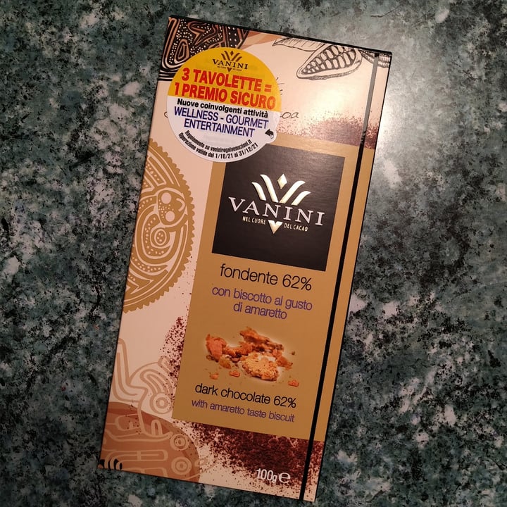 photo of Vanini Cioccolato fondente 62% con biscotto al gusto di amaretto shared by @jollyroger on  10 Nov 2021 - review