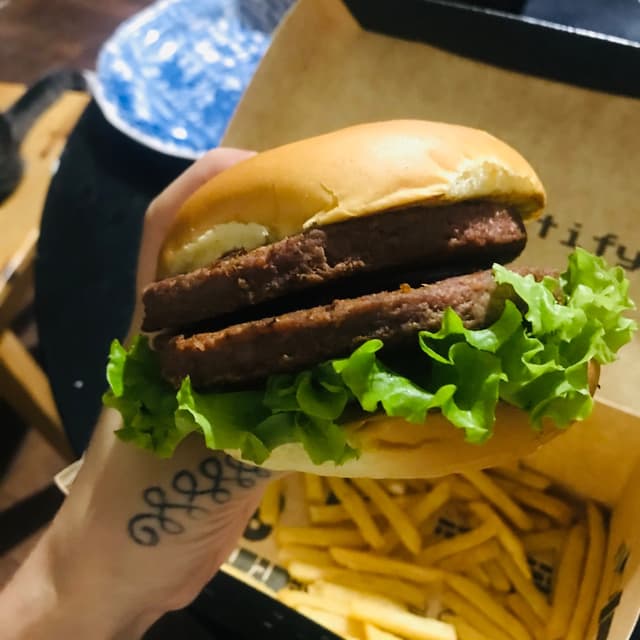 Photo of the dish “Hamburguesa Piranha Plant”