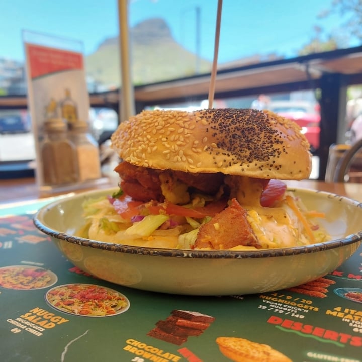 photo of Lekker Vegan Kloof Lekker meaty Burger shared by @rosevr on  07 Dec 2021 - review