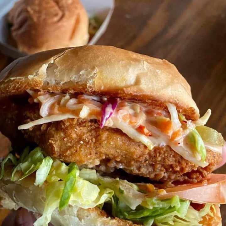 photo of The Vegan Chef Sandton Crispy chick burger shared by @globalvegan on  16 Dec 2021 - review
