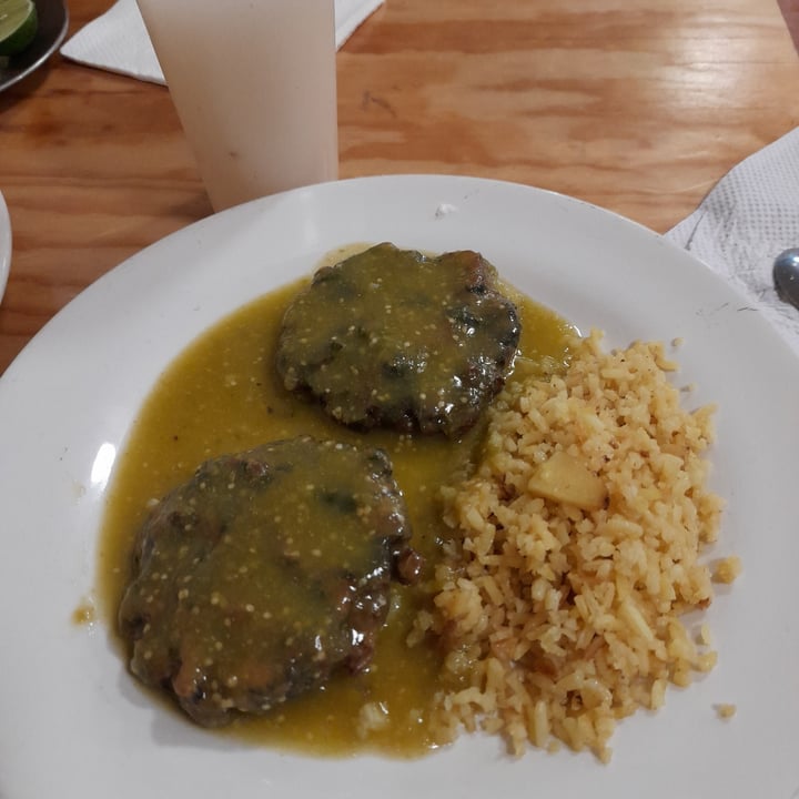 photo of Yug Vegetariano Tortitas de espinacas shared by @omar0505 on  12 Dec 2021 - review
