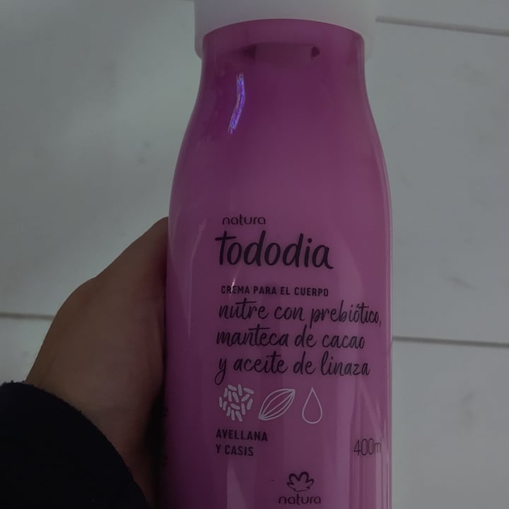 review photo of Natura Crema para el cuerpo avellana y casis shared by @vikymarquez on 18 Nov 2020 - review