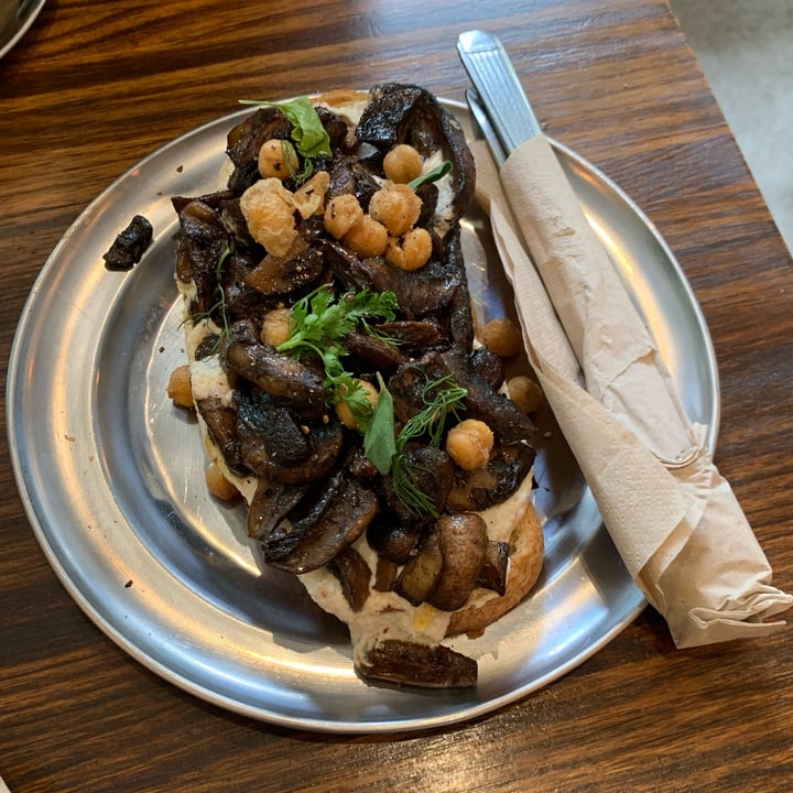photo of Cigaló Specialty Coffee Funghi Toast shared by @sechague on  26 Mar 2022 - review