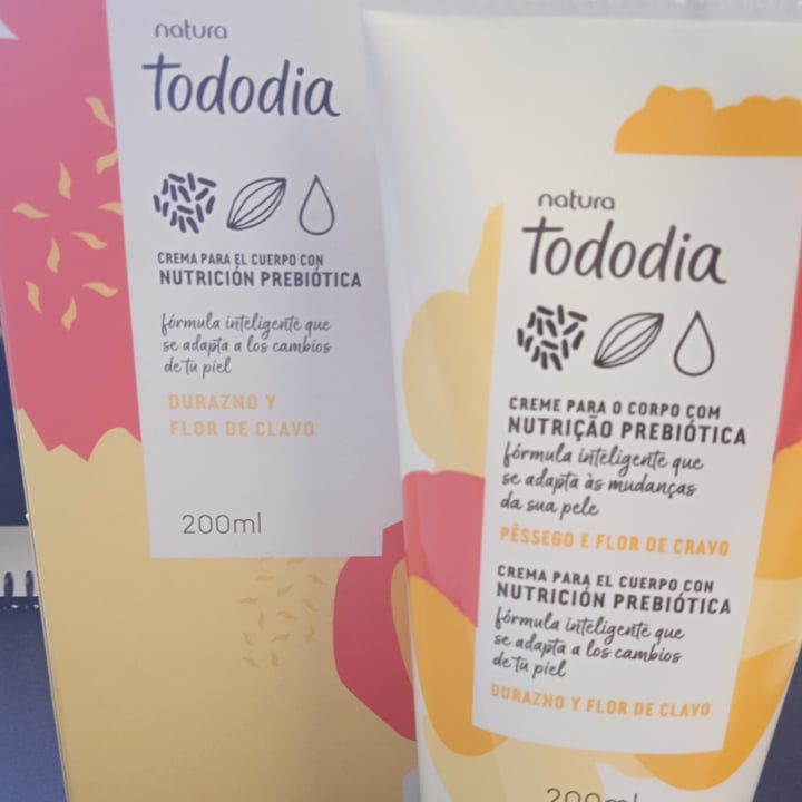 photo of Natura Creme para o corpo Nutrição Prebiótica Pêssego e Flor de Cravo - Natura Tododia shared by @karemandrade on  28 Nov 2022 - review