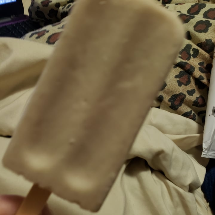 photo of Chloe’s Pops  Oat Milk Salted Caramel Pops shared by @dollhouse on  19 Mar 2022 - review