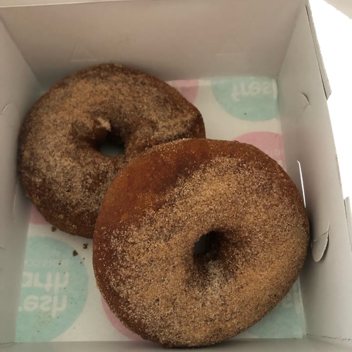 photo of Fresh Earth Food Store Cinnamon Donut shared by @melveegan on  30 Apr 2022 - review