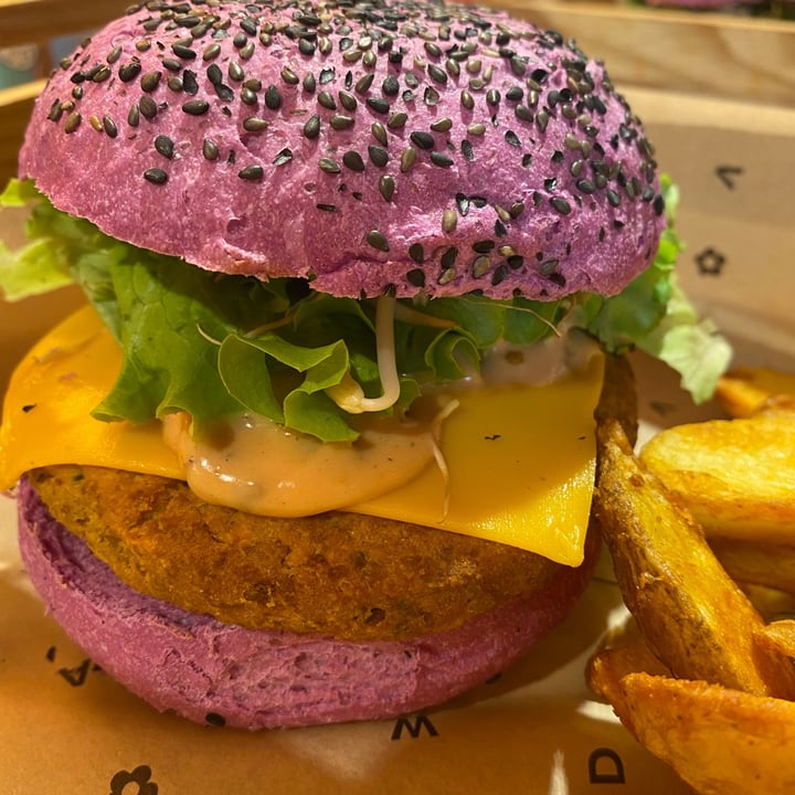 photo of Flower Burger Cherry Bomb shared by @rachelerivolta on  28 Oct 2022 - review