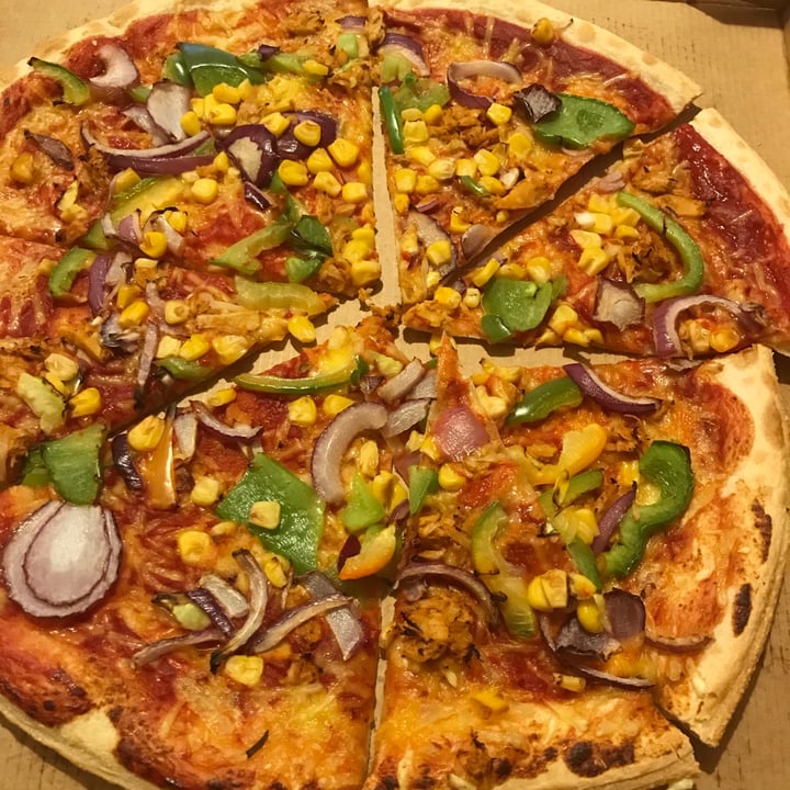 photo of Pizza Hut Delivery Vegan BBQ Jack ‘n’ Cheese shared by @angelame on  28 Jan 2021 - review