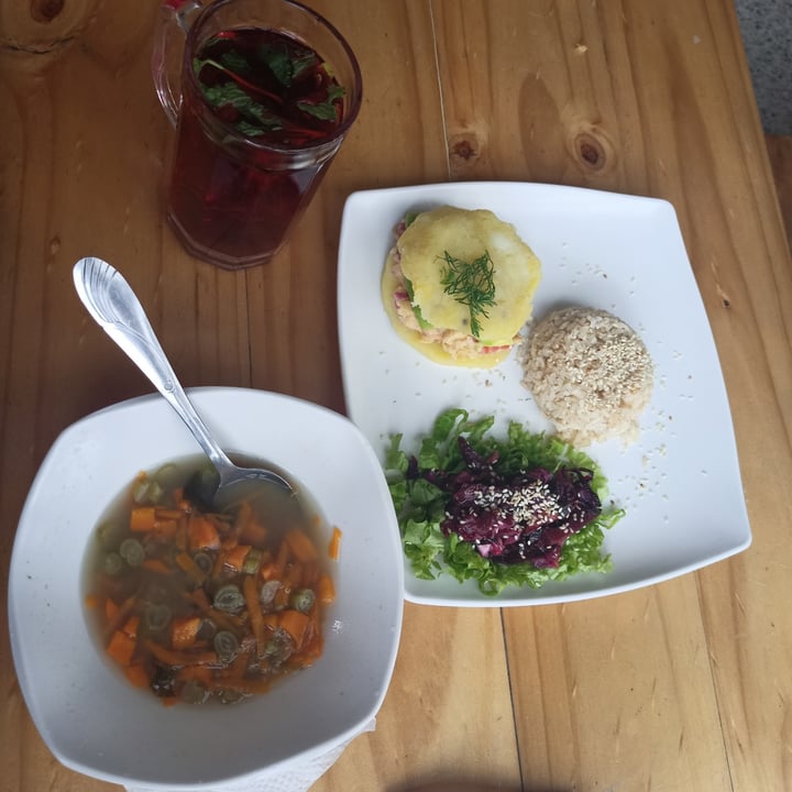 photo of Vegan'us Almuerzo corriente shared by @gissellearthling on  06 Feb 2022 - review