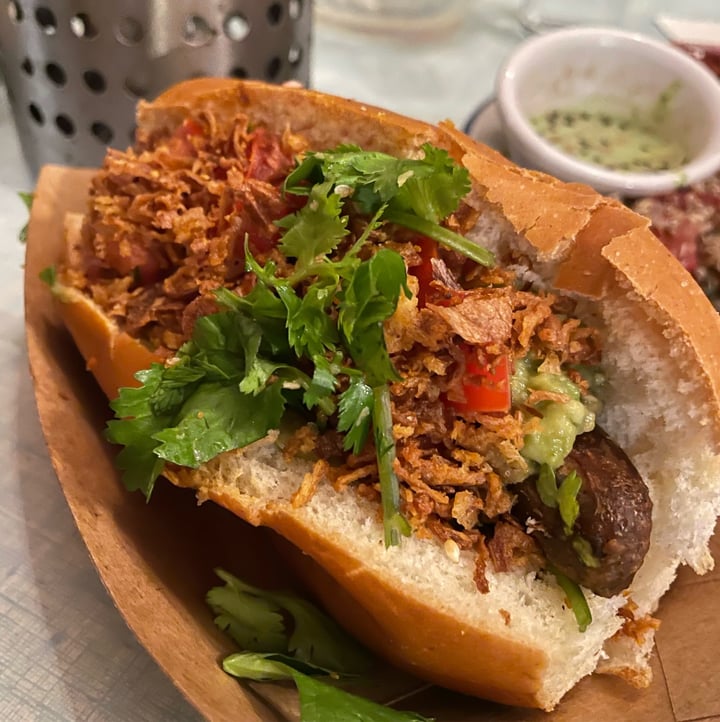 photo of Jah Jah By Le Tricycle vegan hot dog guacamole shared by @eleonora1991 on  14 Sep 2022 - review