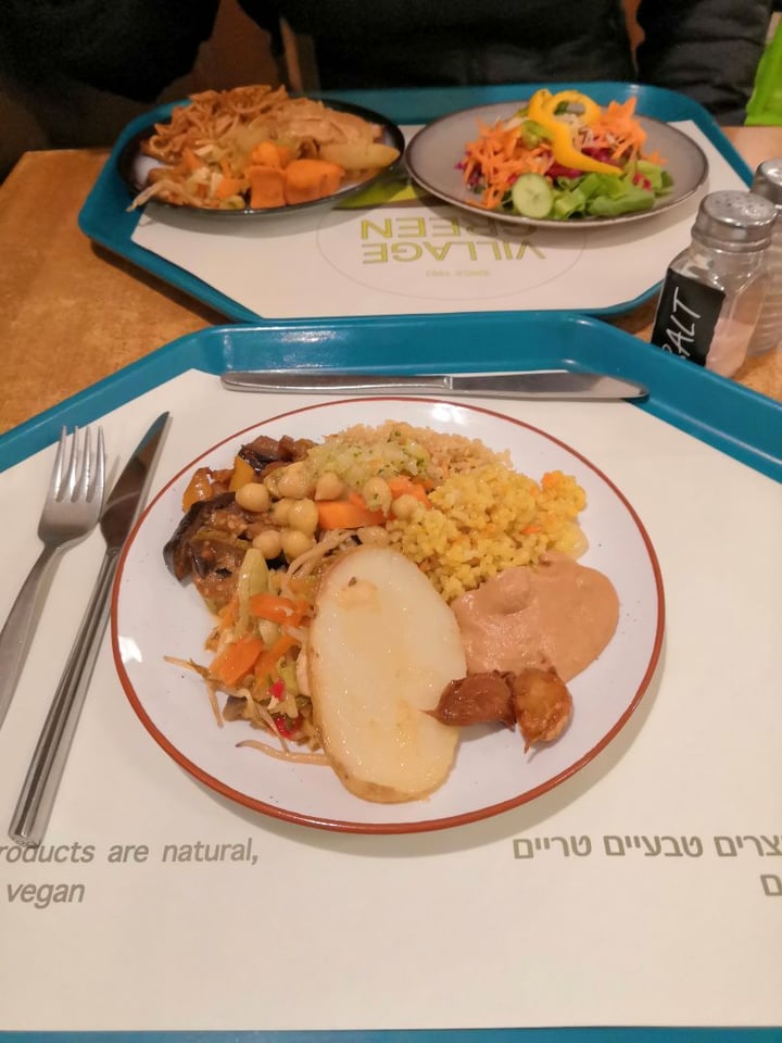 photo of Village Green Buffet Plate shared by @alejandraa8 on  24 Jan 2020 - review