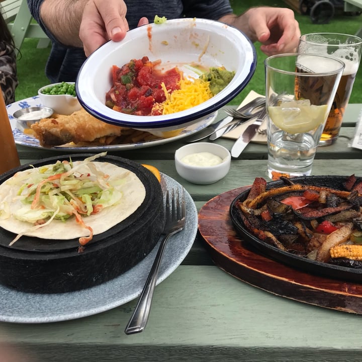 photo of The Inn at West End sizzling vegetable fajita shared by @olicarolina on  05 May 2022 - review
