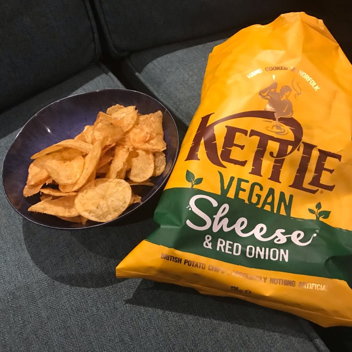 photo of Kettle Vegan Sheese & Red Onion shared by @olicarolina on  08 May 2022 - review